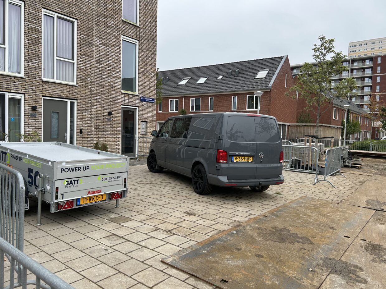Op de oprit van bewoners